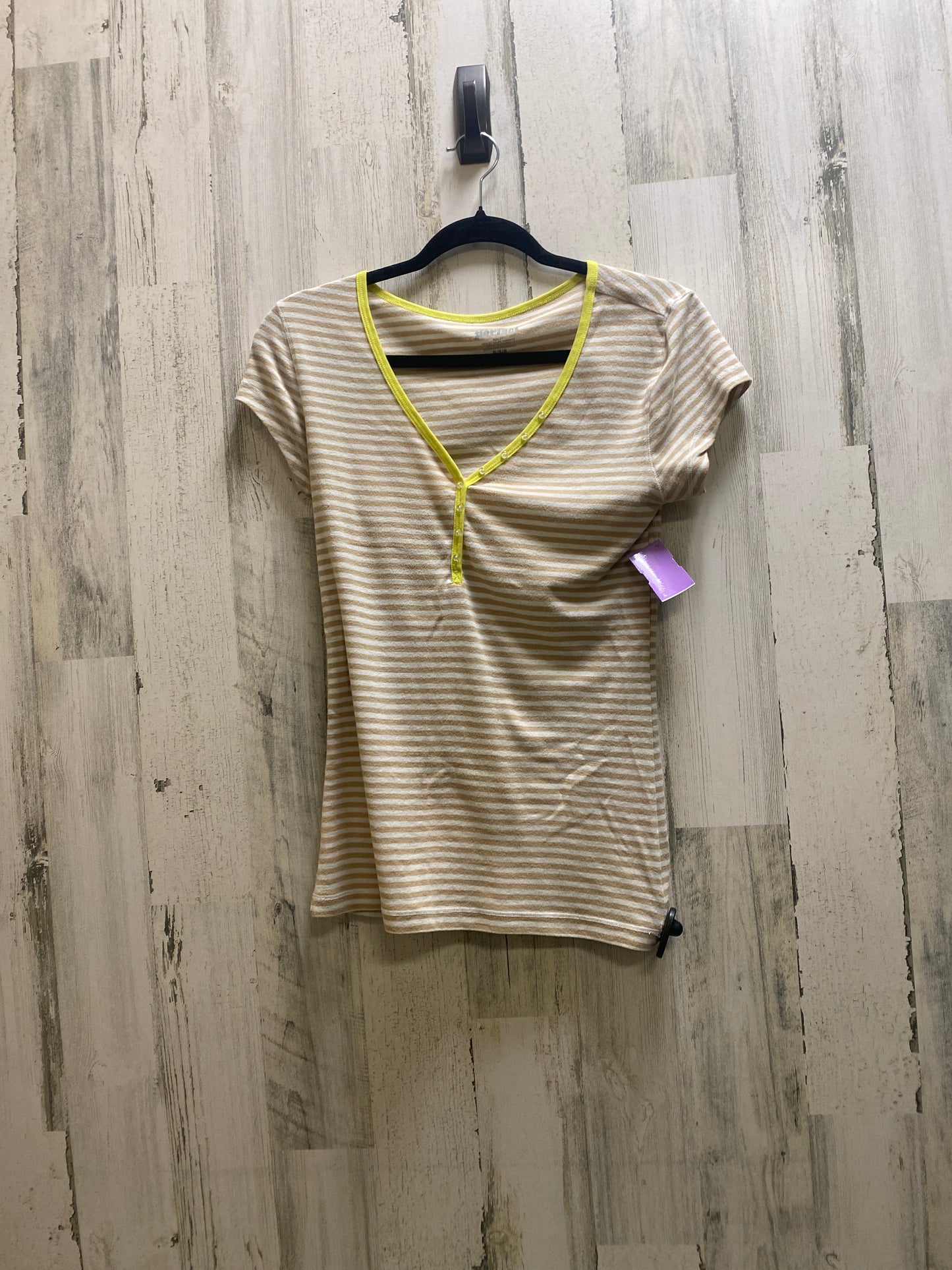 Top Short Sleeve By Clothes Mentor Size: M