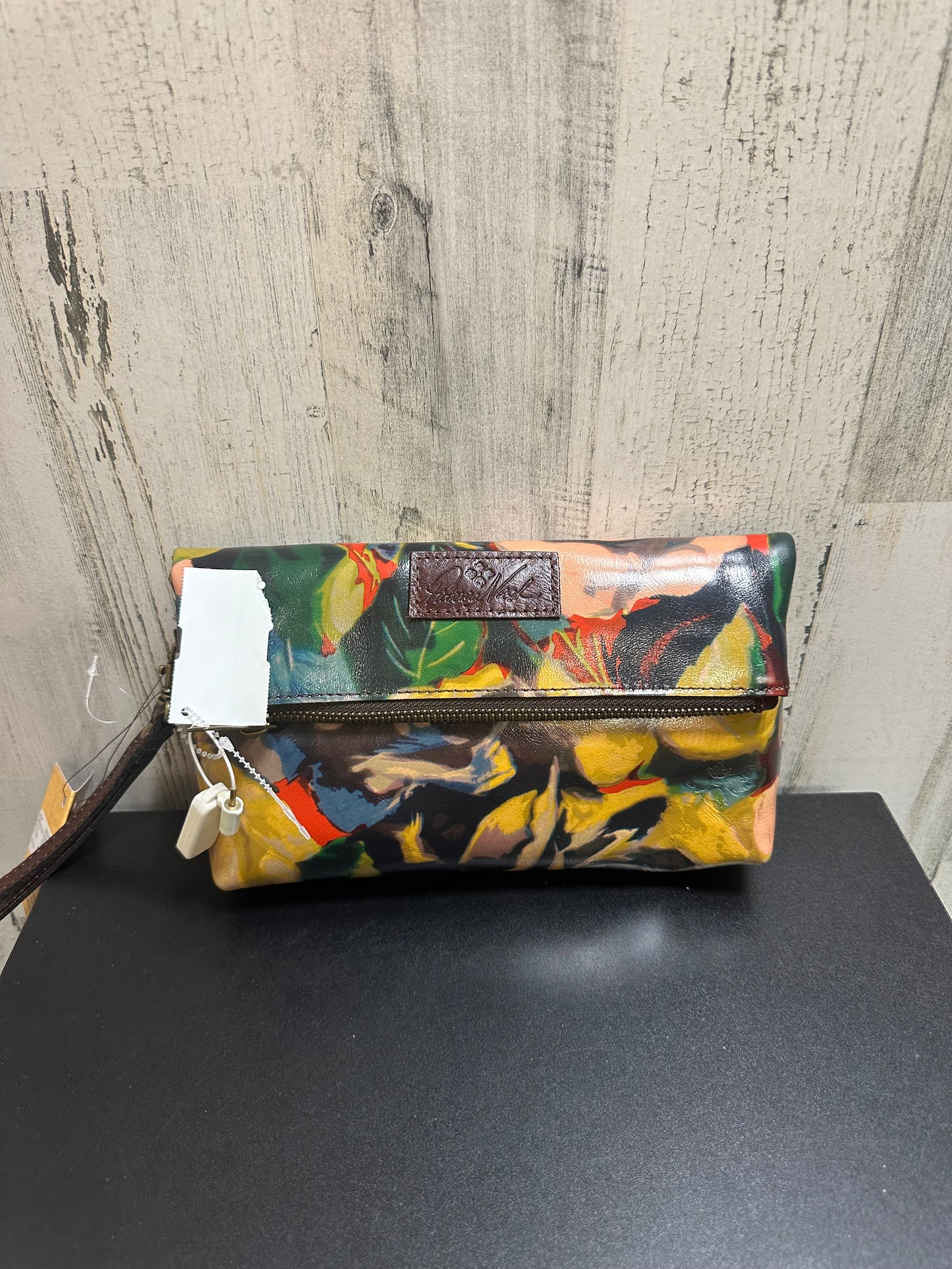 Wristlet Designer Patricia Nash, Size Medium