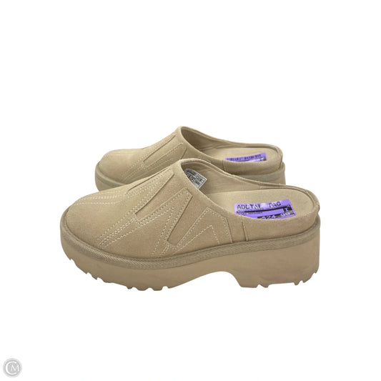 Shoes Designer By Ugg In Brown, Size: 7