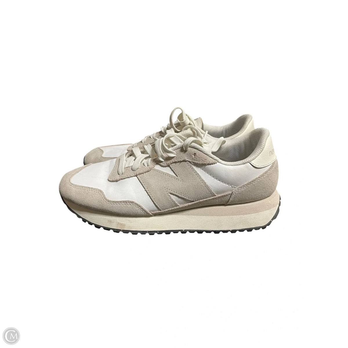 Shoes Athletic By New Balance In Cream, Size: 8.5