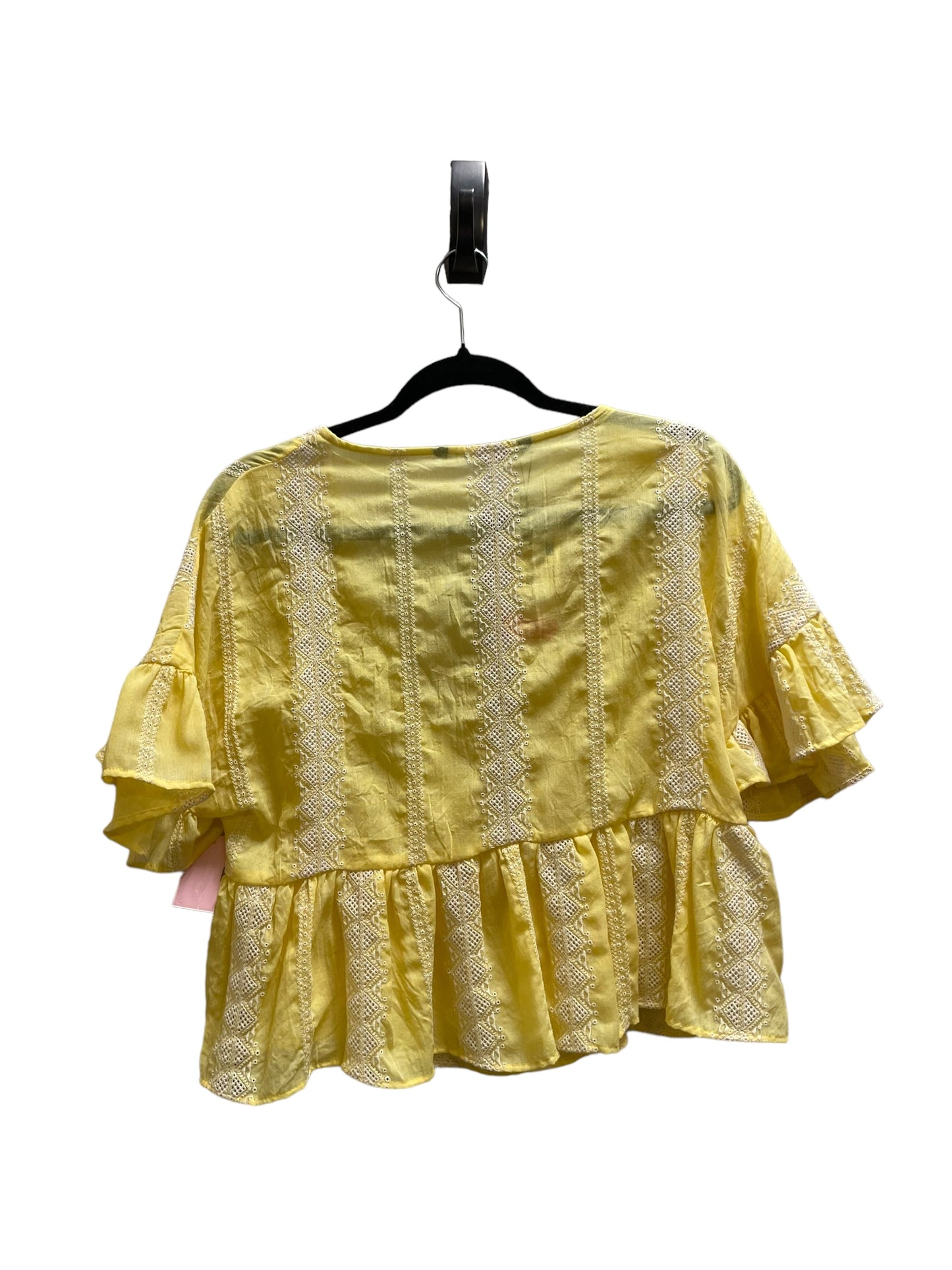 Top Short Sleeve By Zara In Yellow, Size: M