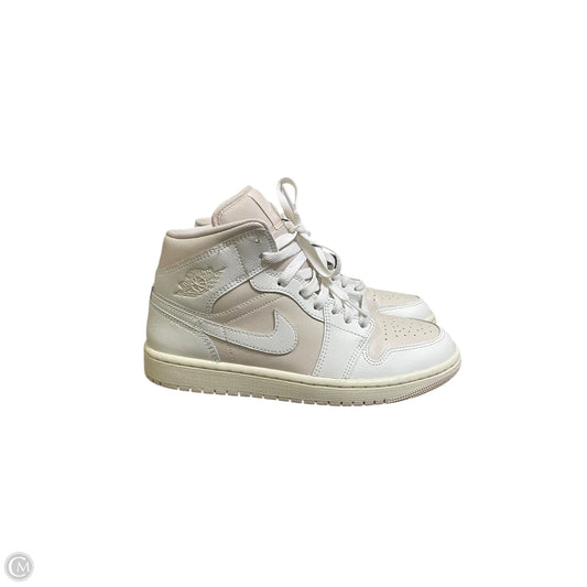 Shoes Sneakers By Nike In Cream, Size: 8.5