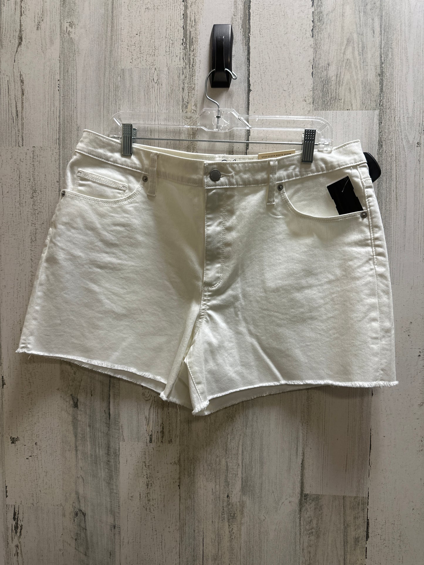 Shorts By Universal Thread  Size: 16