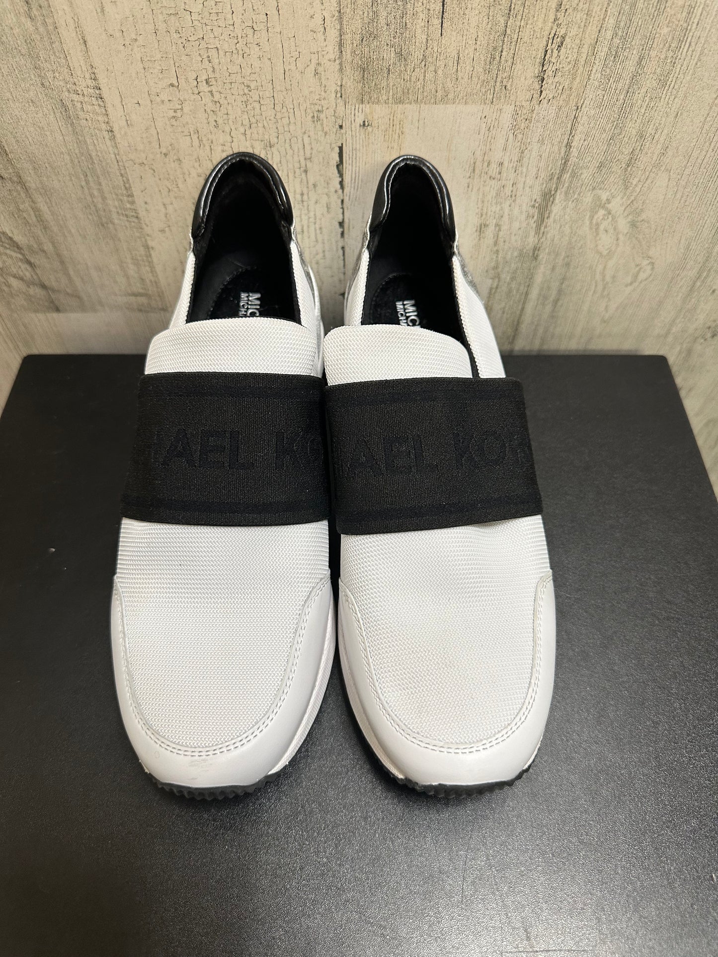 White Shoes Sneakers Michael Kors, Size 8