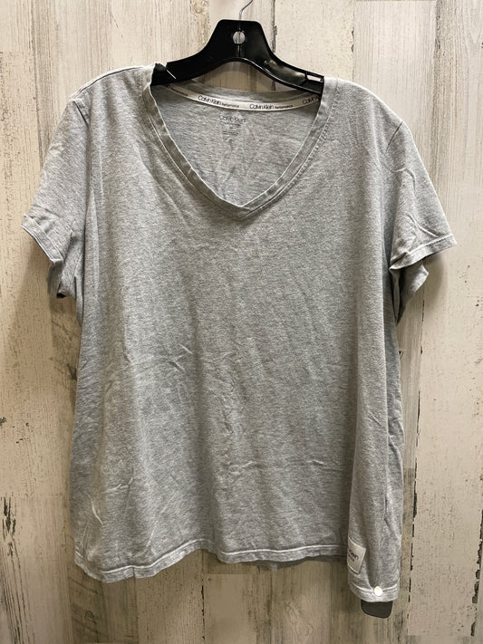 Top Short Sleeve By Calvin Klein In Grey, Size: 2x