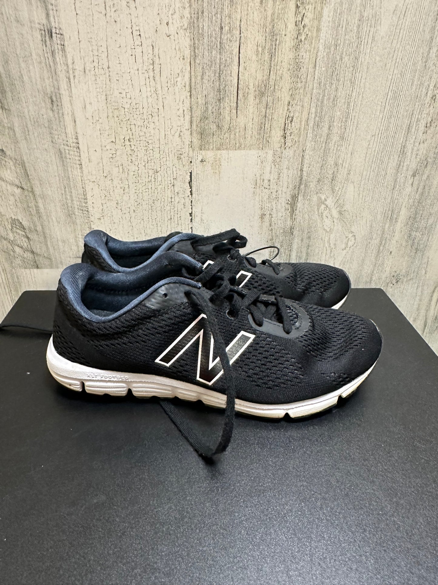 Black Shoes Sneakers New Balance, Size 6