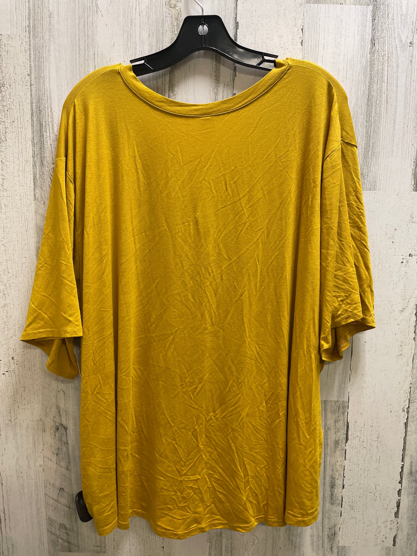 Top Short Sleeve By Sew In Love In Yellow, Size: 2x