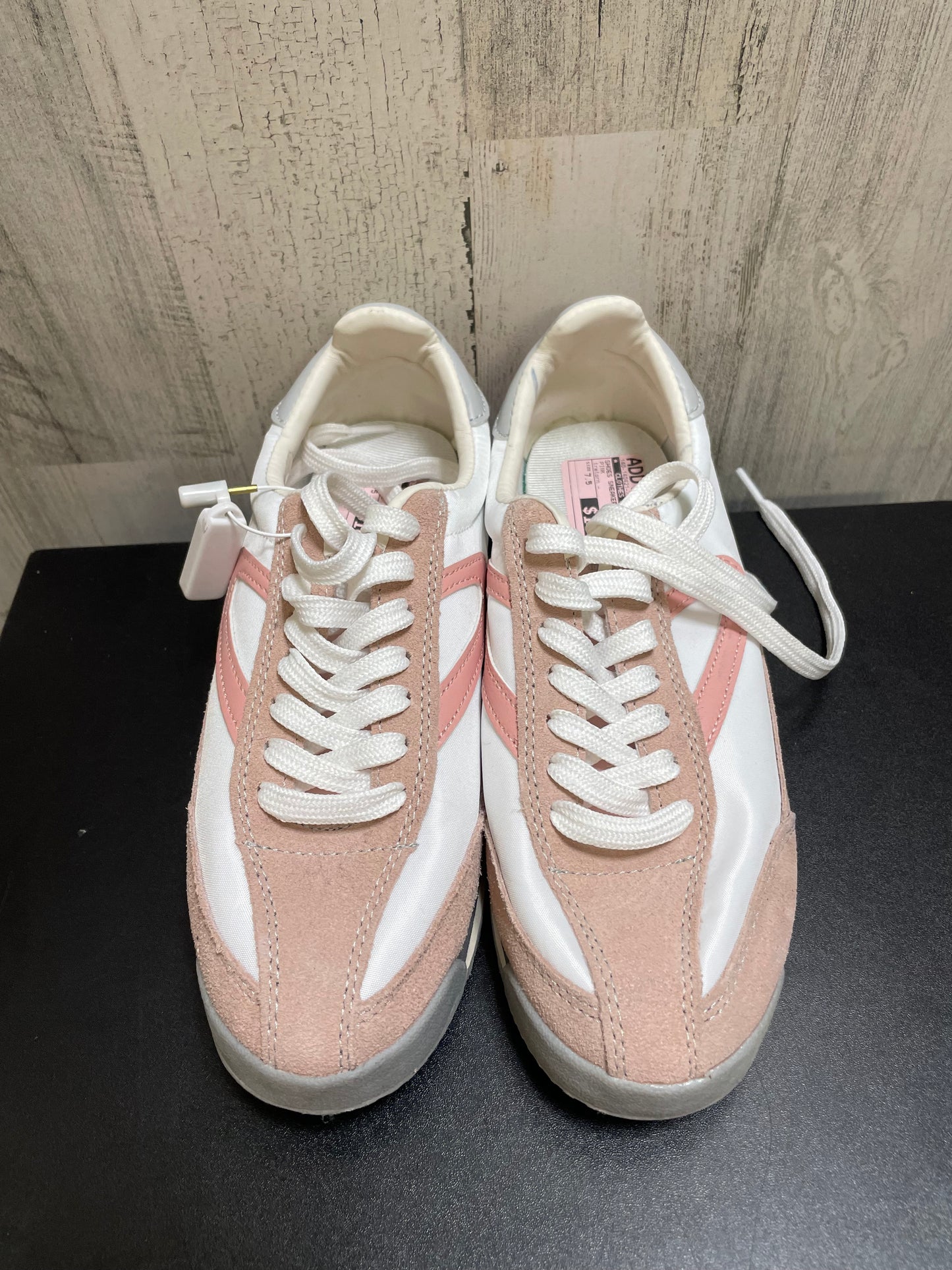 Pink Shoes Sneakers Clothes Mentor, Size 7.5