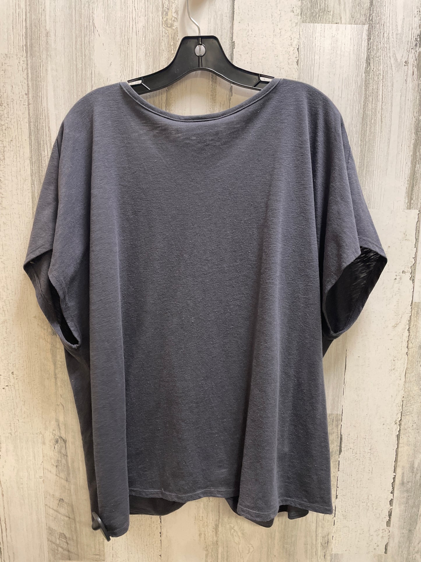 Top Short Sleeve By Universal Thread In Grey, Size: 2x