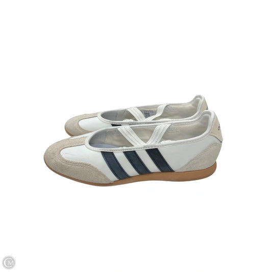 Shoes Flats By Adidas In White, Size: 10