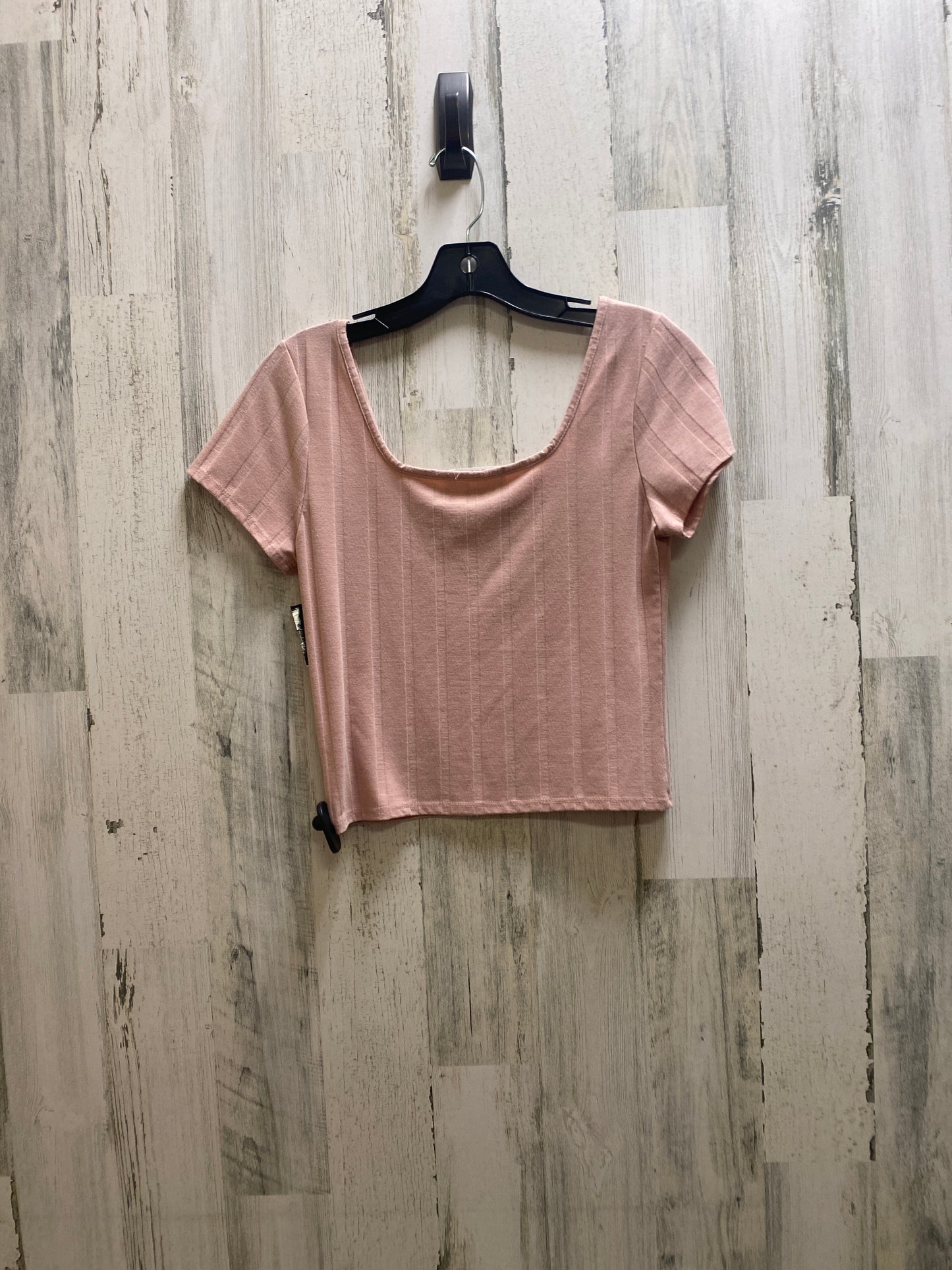 Top Short Sleeve Basic By Clothes Mentor  Size: M