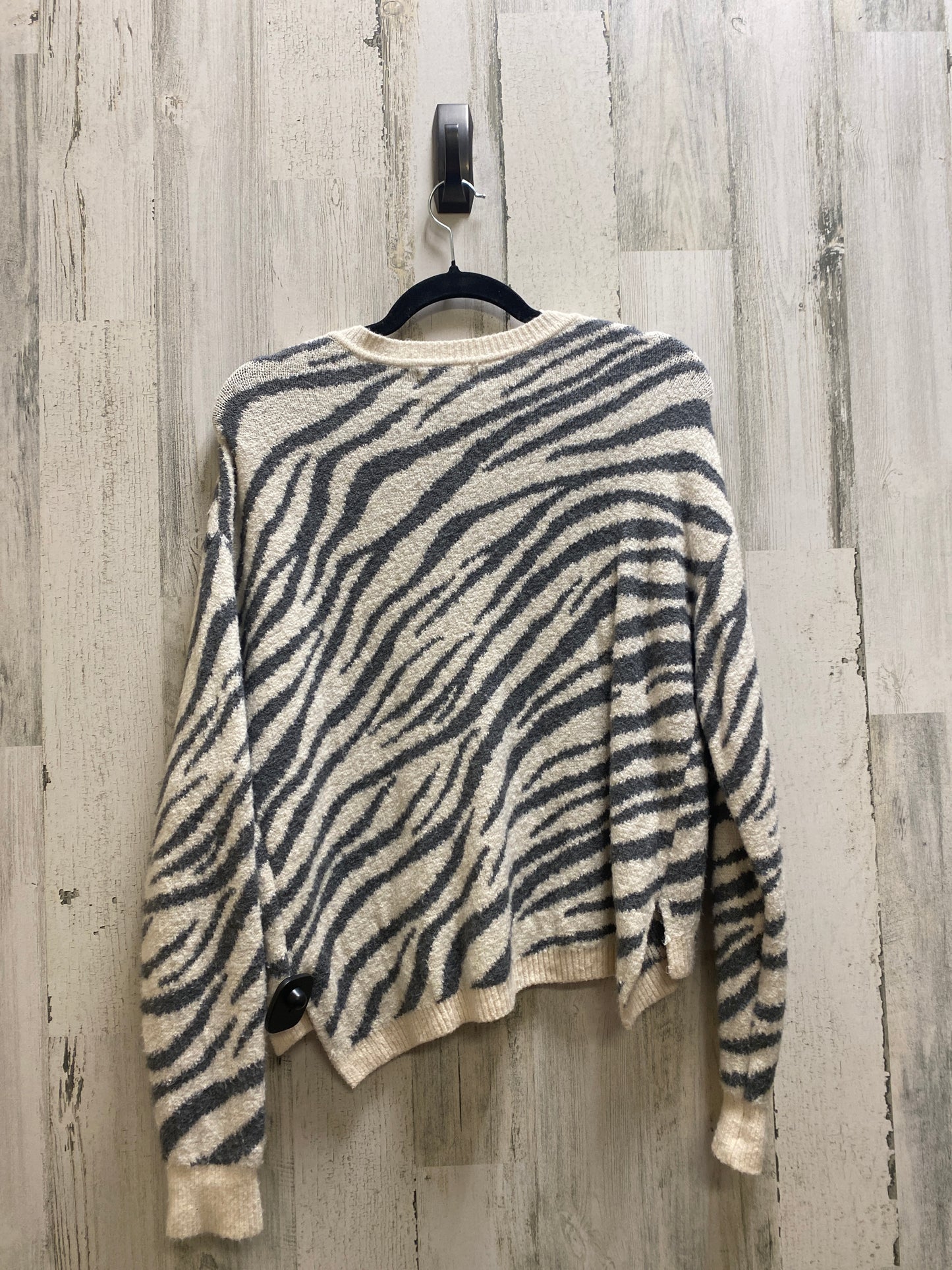 Sweater By Clothes Mentor  Size: S