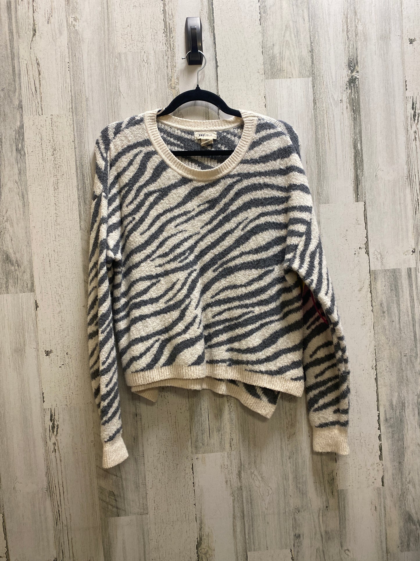 Sweater By Clothes Mentor  Size: S