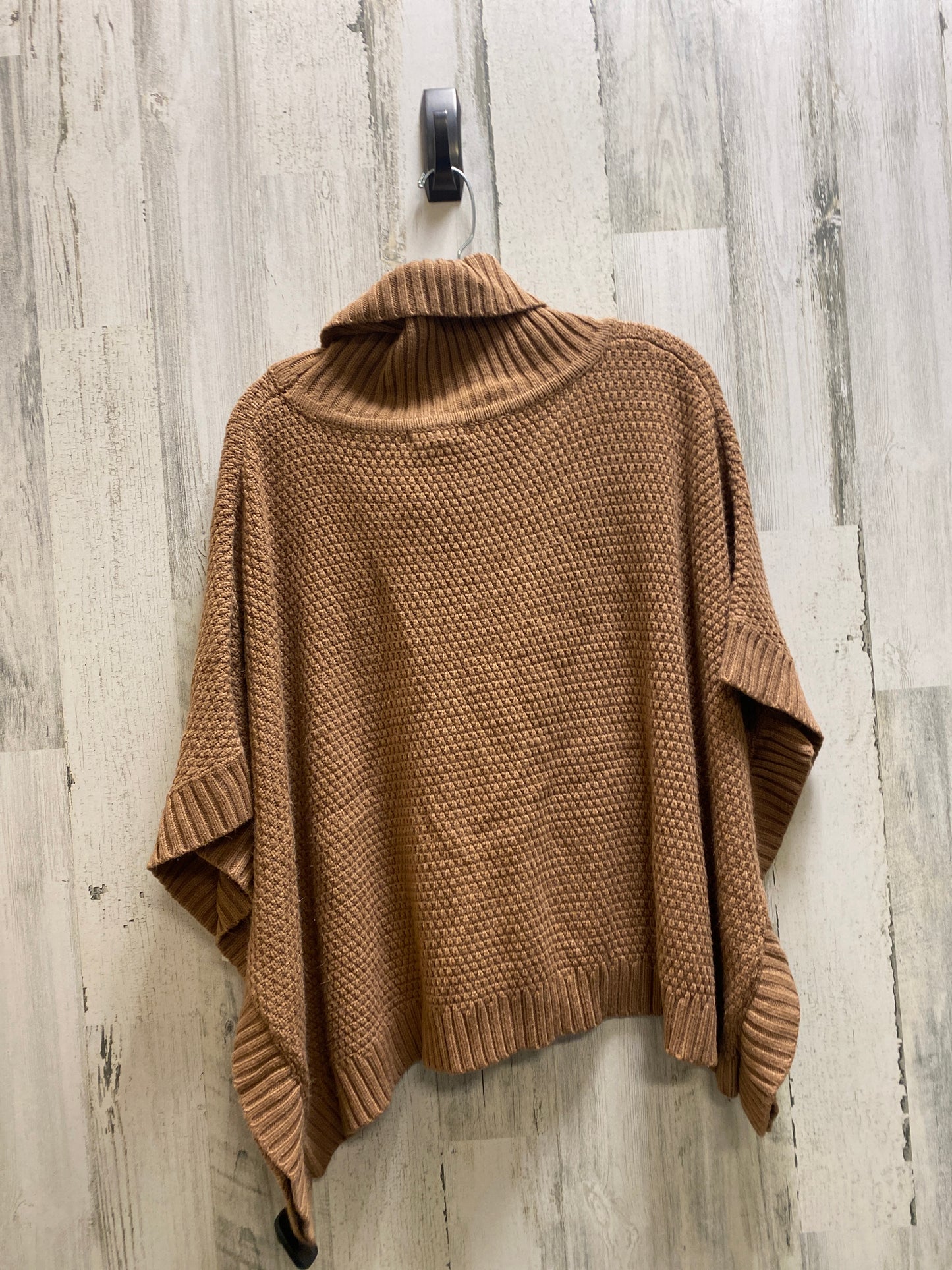 Sweater By Clothes Mentor  Size: M